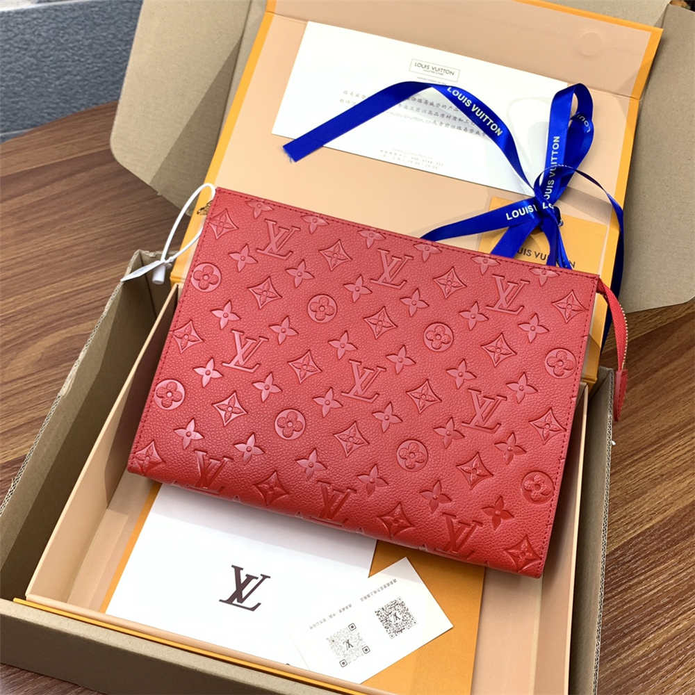 Louis Vuitton M45665 Pochette Voyage size 26X20X5cm 2025 new 